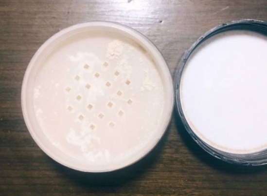 夏天用什么散粉好 这几款不油不脱妆