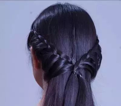 扎发教程步骤图解 女人怎么扎头发简单好看