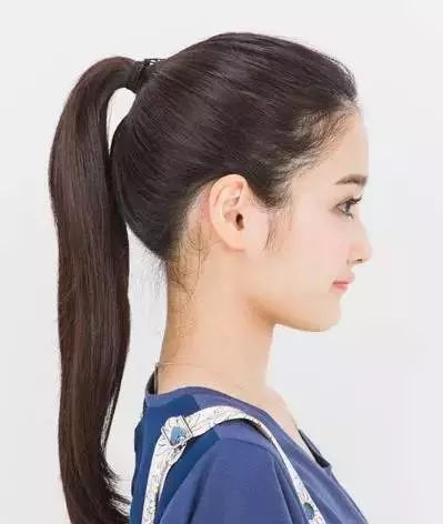 扎发教程步骤图解 女人怎么扎头发简单好看