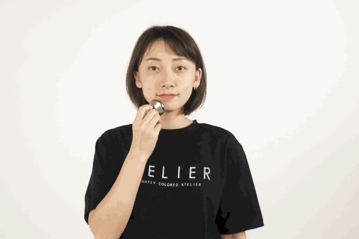 olay小哑铃银色怎么用 用对了才能帮助你的贵妇护肤品吸收