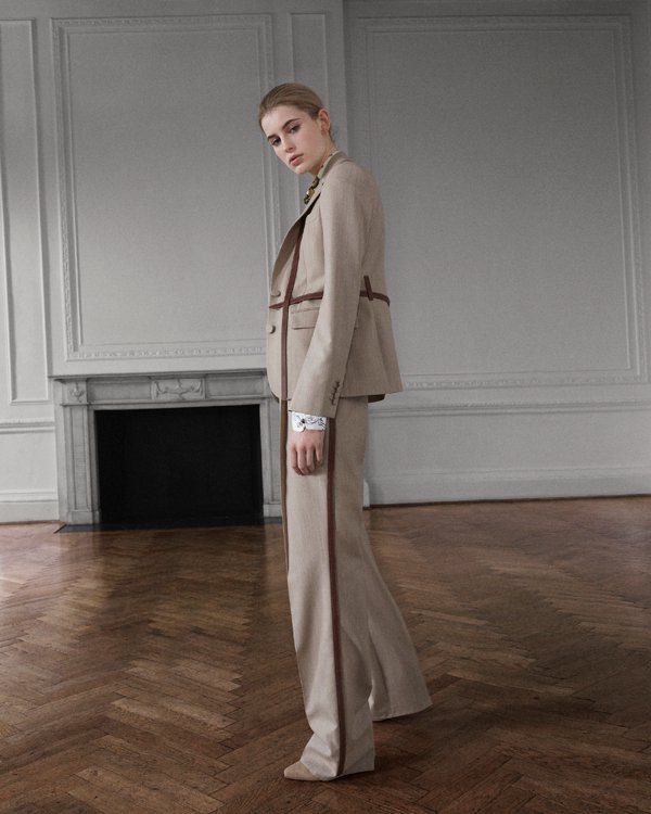 Burberry 2024服装品牌发布秀