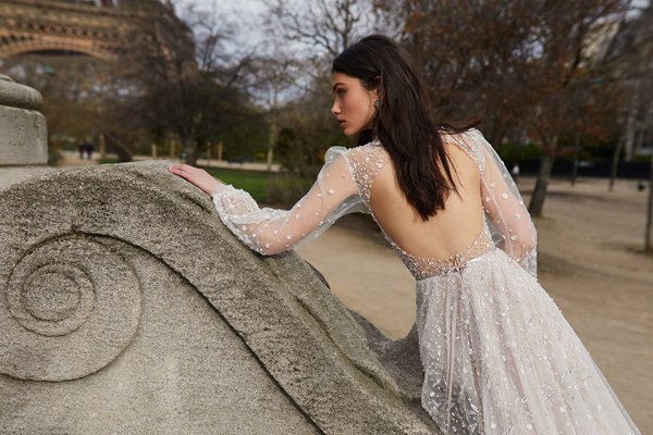 Julie Vino 2024婚纱礼服系列大片 品牌婚纱摄影组图欣赏