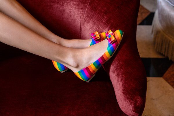 菲拉格慕(Ferragamo) 全新圣诞季：绮丽彩虹 缤纷假日 