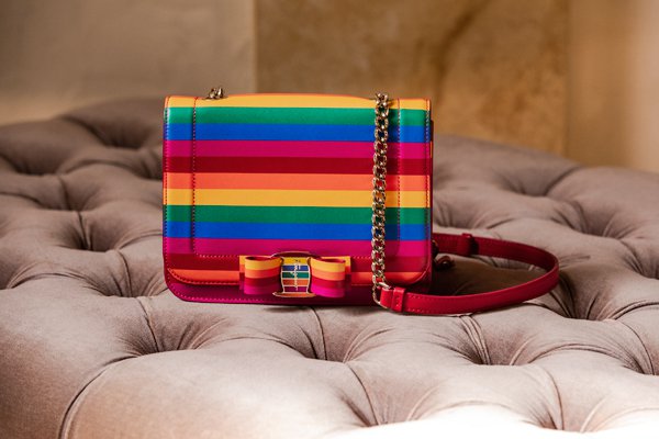 菲拉格慕(Ferragamo) 全新圣诞季：绮丽彩虹 缤纷假日 