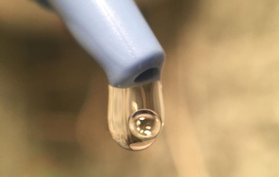 面膜精华液精华乳面霜哪个先用