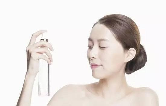 化妆水和卸妆水有什么区别 化妆水和卸妆水什么区别