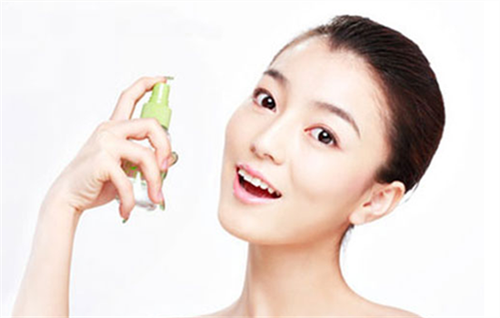 化妆水和卸妆水有什么区别 化妆水和卸妆水什么区别