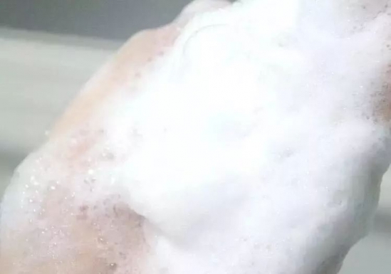 毛孔粗大用什么护肤品