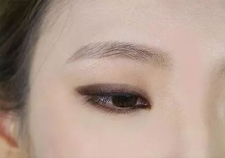 单眼皮怎么画眼妆