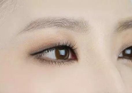 单眼皮怎么画眼妆