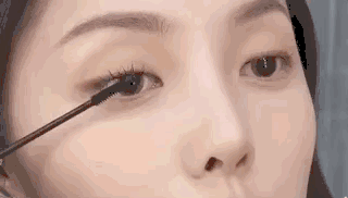 精致的妆容怎么画  做一个精致的女人妆容也不能马虎