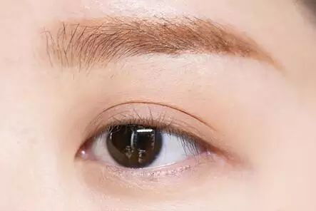圆脸适合什么妆容 一款圆脸妆容画法步骤详解