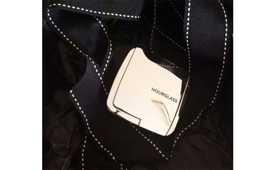 hourglass高光好用吗 hourglass高光试色