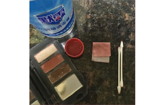 眼影碎了没有酒精 眼影压盘必须用酒精吗