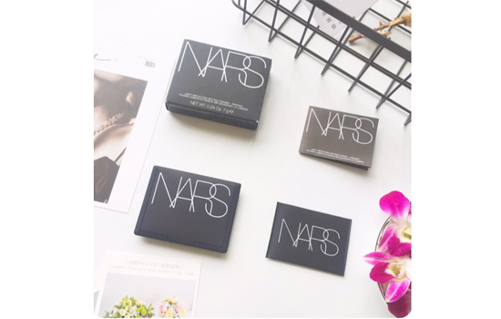 nars定妆粉好用吗 nars蜜粉饼好用吗
