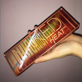 衰败城市眼影heat真假 衰败城市眼影真假对比