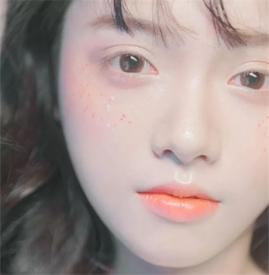 Ysl镜光唇釉7号试色