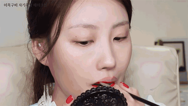 唇妆怎么画    教你几款百看不厌的唇妆