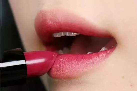实用的化妆技巧 教你快速画好妆容的方法