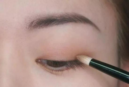 日常妆容步骤图解 七款适合冬季日常妆容画法