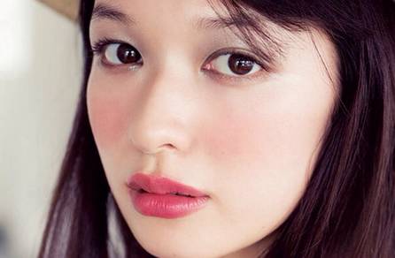 2025秋冬流行妆容  这个秋冬最美“枫叶妆”你还没学会吗