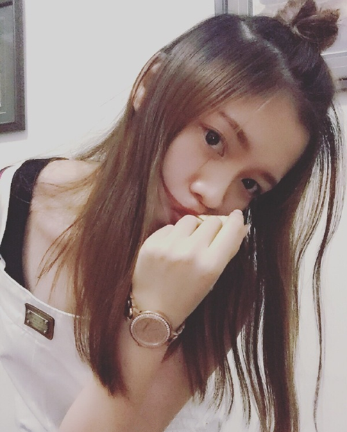 长发怎么扎半丸子头 长发扎半丸子头