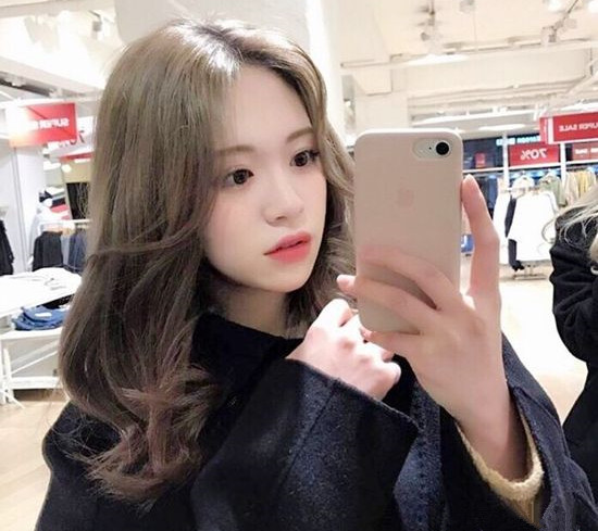 2025女生染什么颜色头发好看 女生染发大全图片