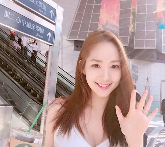 2025女生染什么颜色头发好看 女生染发大全图片