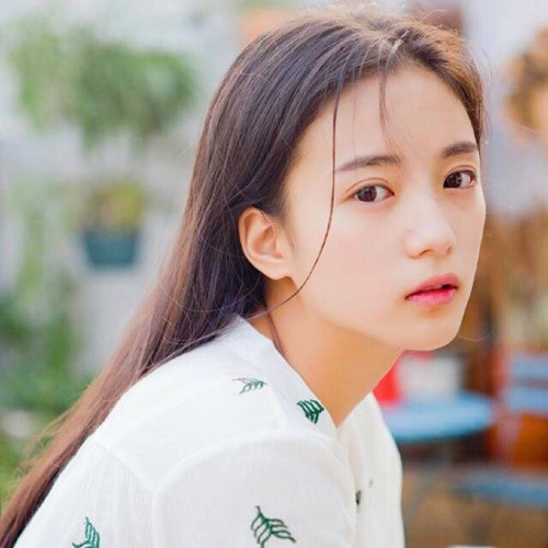 2025春季发型女图片 适合春天的发型