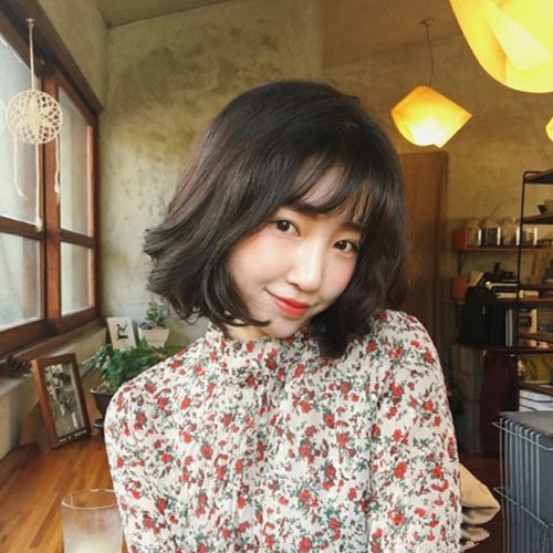 2025短卷发最新发型女 2025短卷发图片