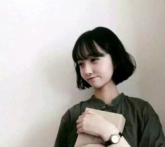 可爱短发发型图片2025 女生可爱短发造型