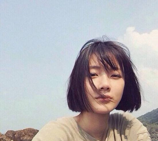 可爱短发发型图片2025 女生可爱短发造型
