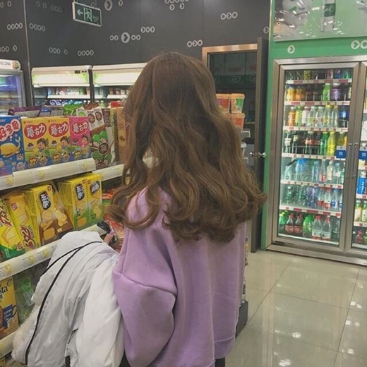 直发和卷发哪个显年轻 直发和卷发哪个显气质