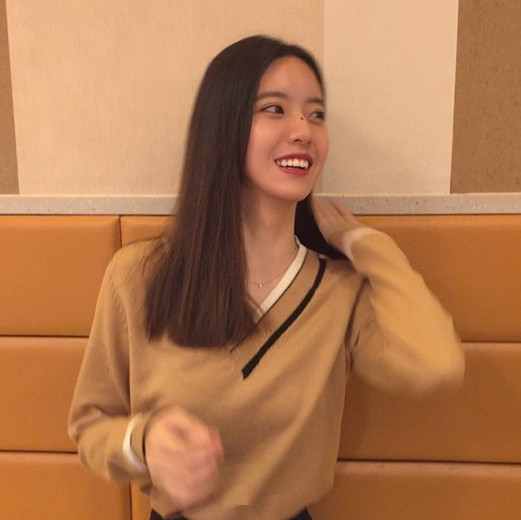 减龄发型2025中长发型 减龄中长发发型图片