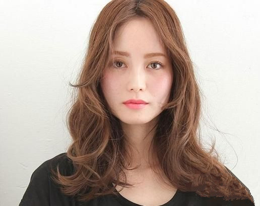 春季适合的发型 2025春季发型女图片