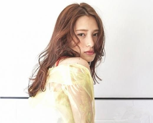 春季适合的发型 2025春季发型女图片