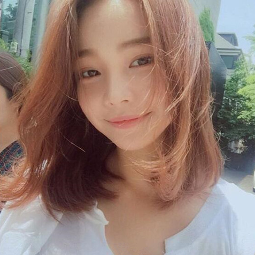 夏天染什么颜色头发好看 夏天染什么颜色的头发显白