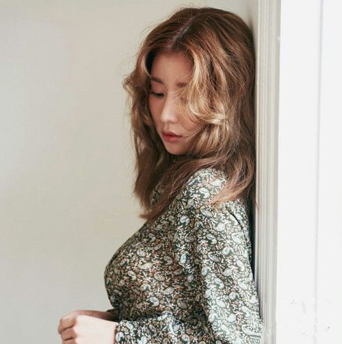 2025中长发发型图片欣赏 2025中长发最新发型女