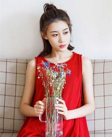 丸子头发型图片女 女生丸子头图片