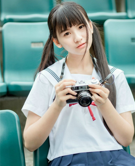 学生扎头发简单又漂亮 学生扎什么头发好看