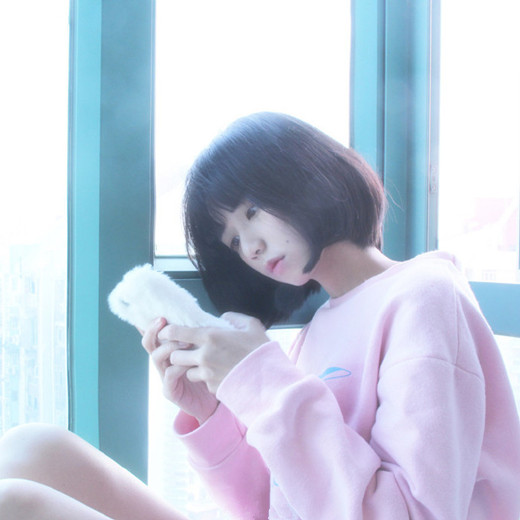 2025最流行的短发 女生最流行的短发
