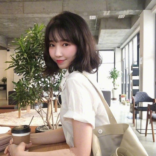 2025女生流行短发 2025女生流行发型短发
