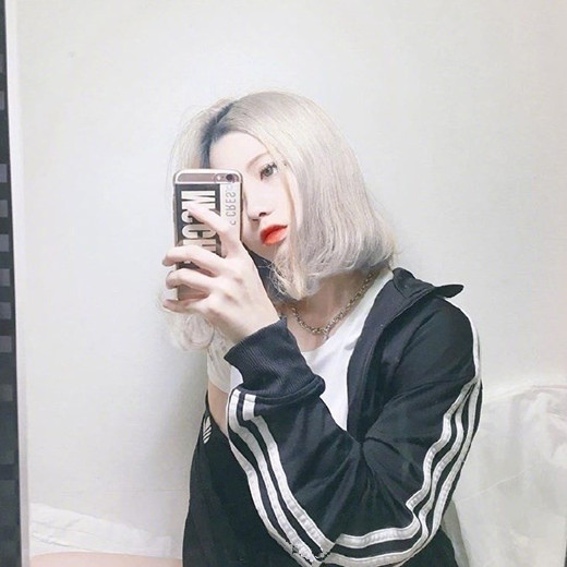 2025女生流行发色 2025女生流行发型颜色