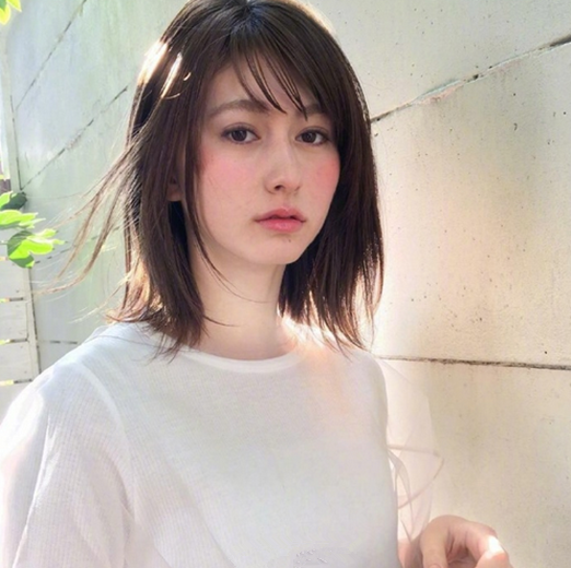 短直发发型图片2025女 短直发女