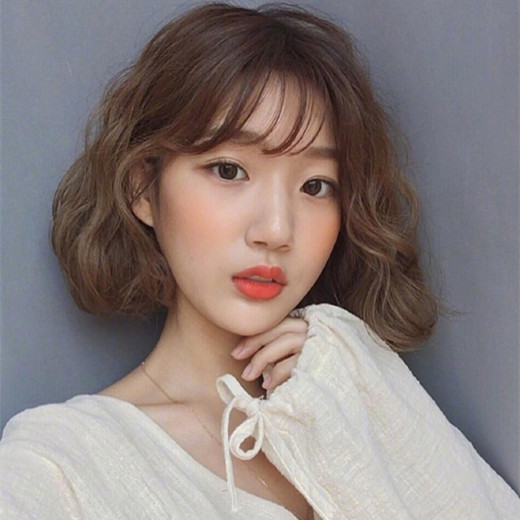短卷发发型女 短卷发女