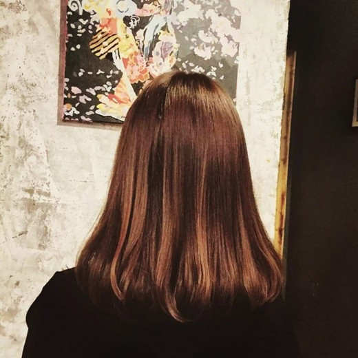 中长发背影图片女生 中长发背面图