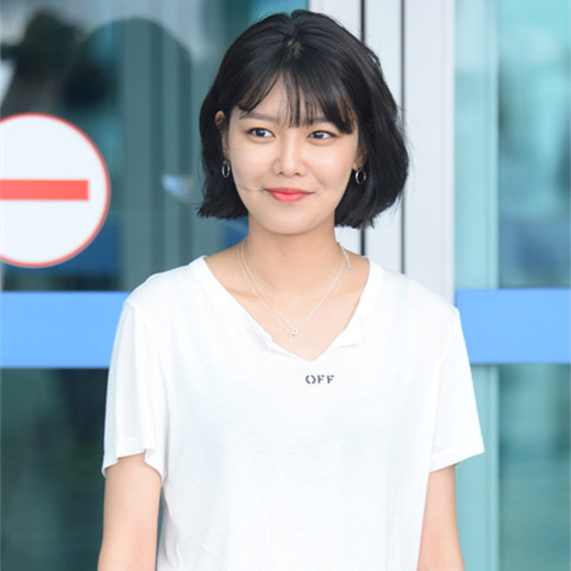 女生圆脸短发图片2025 女生圆脸短发