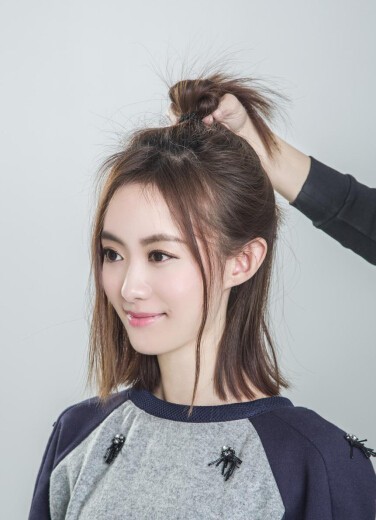 短发半扎丸子头有刘海 短发半扎丸子头的步骤