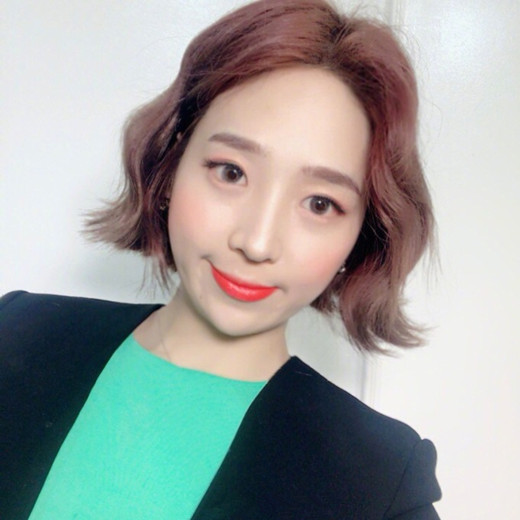 气质短发发型图片2025 气质短发美发女