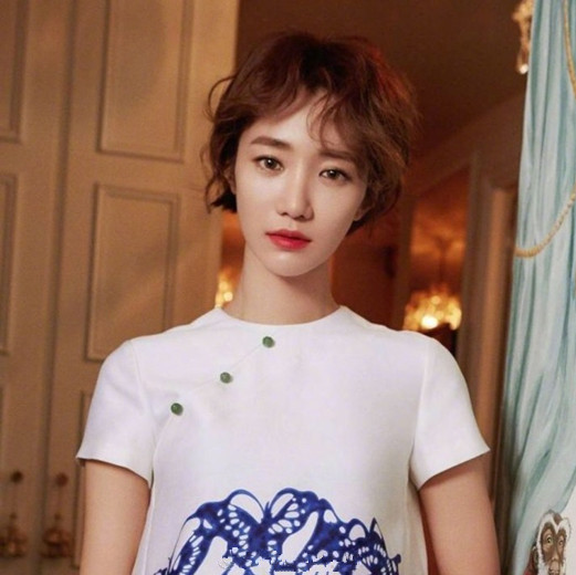 气质短发发型图片2025 气质短发美发女
